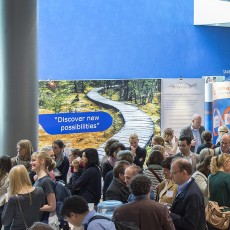 Foyer OG mit Ausstellung